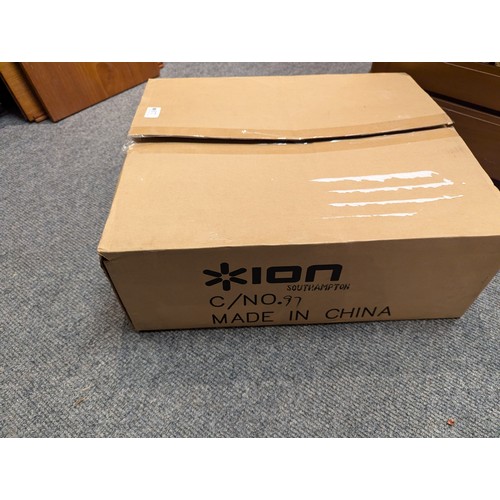 877 - Ion BNIB turntable