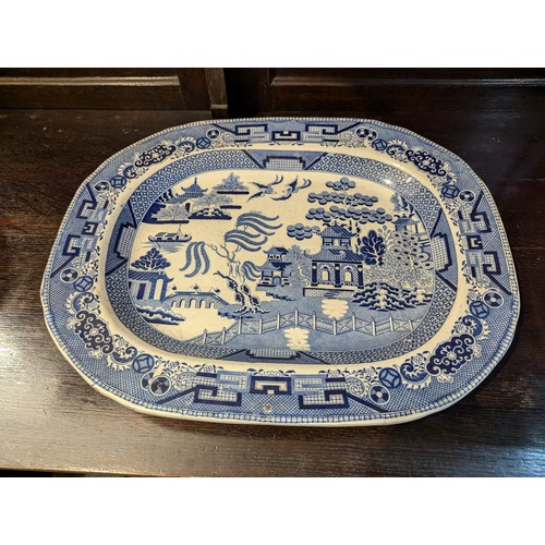 895 - Assorted blue and white meat plates including one with tree and well 9 in total