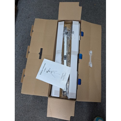 1021 - Reflector telescope F70076 in box