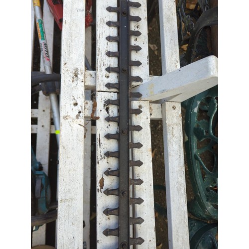 656 - Titan ttl531hdc petrol hedge trimmer