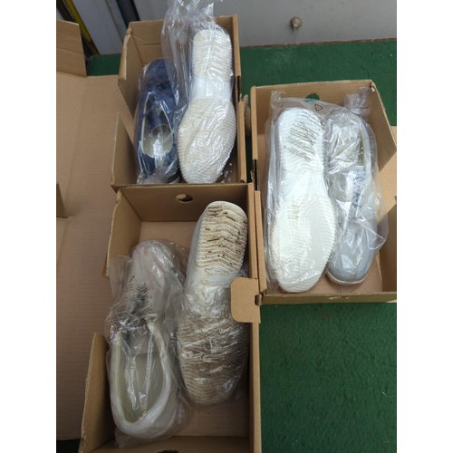 249 - 3 pairs of Land's End lace-up shoes (1 pair new, 2 pairs part-worn) size 7.5B.