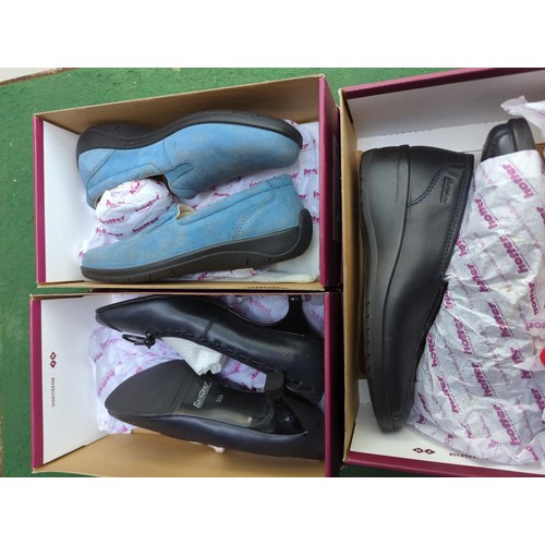 251 - 3 pairs of ladies Hotter shoes size 5.5.