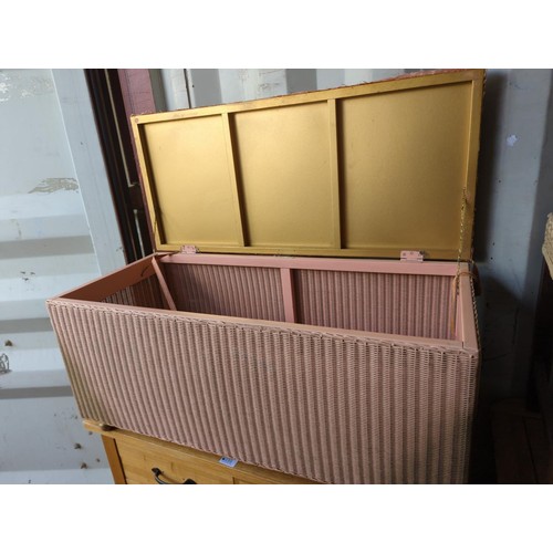 334 - Pink Lloyd Loom 