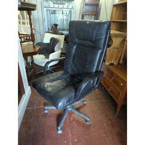 361 - Black swivel office chair. Max height 123cm.