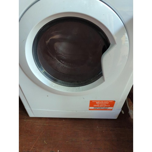 364 - Indesit washer dryer. 7kg + 5kg.