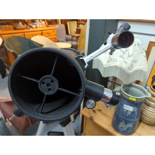 901 - Sky-Watcher telescope D=130mm F900mm with tripod and clock drive, telescope length 84.5cm