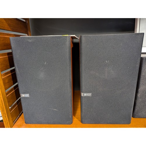 98 - Pair of Kef q300 bookshelf speakers. Includes manual.