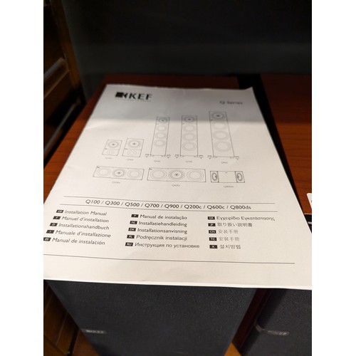 98 - Pair of Kef q300 bookshelf speakers. Includes manual.