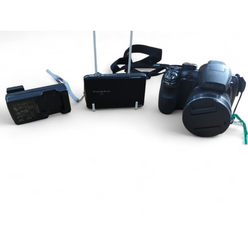 77 - Two cameras inc. Fujifilm Finepix S and Fujifilm Finepix Z900 EXR 16 Mega Pixels with case