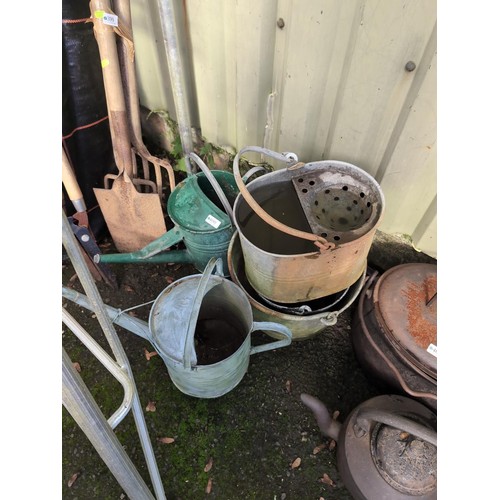 400 - 2 galvanized watering cans, mop bucket + 2 others.