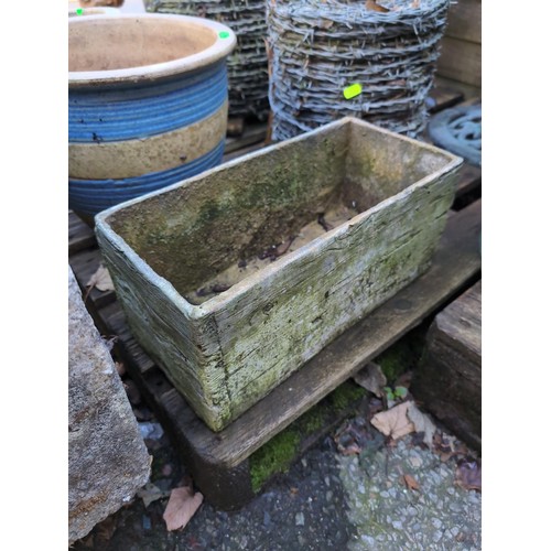 539 - Concrete wood-effect small rectangular trough. W36.5cm D17.5cm H17cm.