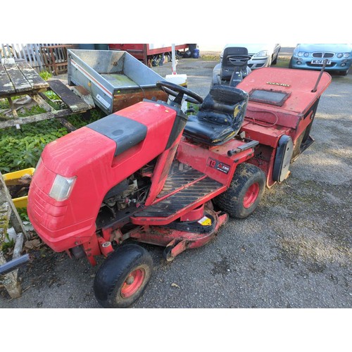 438 - Countax K13 ride-on lawnmower for spares and repairs.