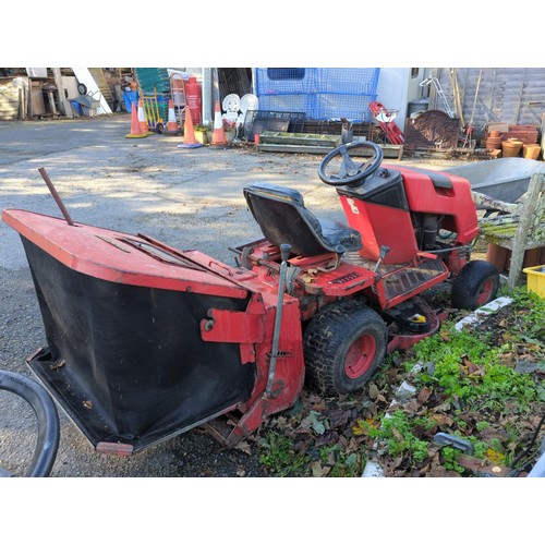 438 - Countax K13 ride-on lawnmower for spares and repairs.