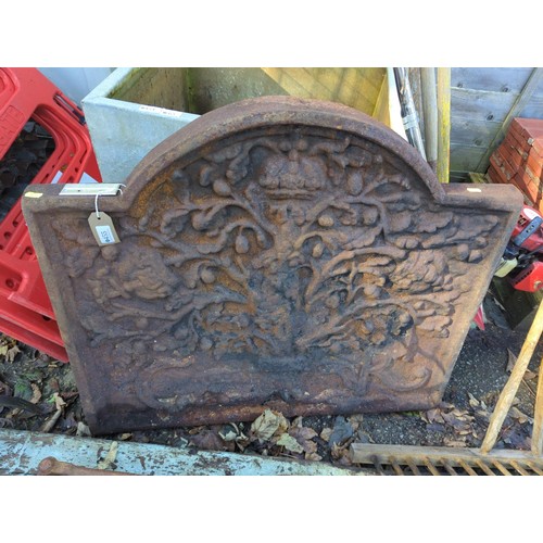 455 - Cast iron fireback from Chichester Arms in Chillaton. W84cm D5.5cm H74cm.