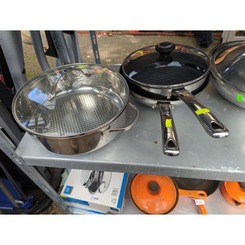 572A - Cooks Essentials 5 large pans inc. lidded wok.