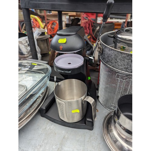 574 - Cuisinart and other saucepans etc. 