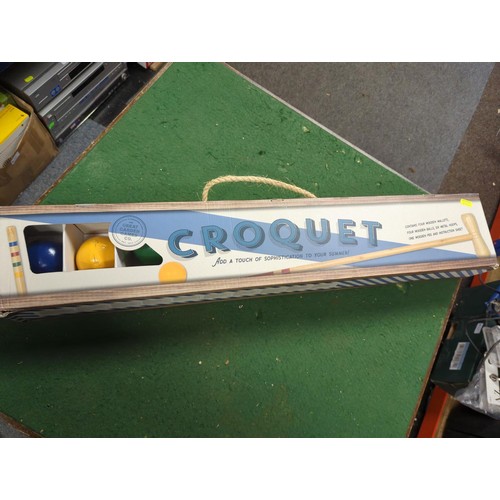 81 - Great Garden Games Co. Croquet set in box