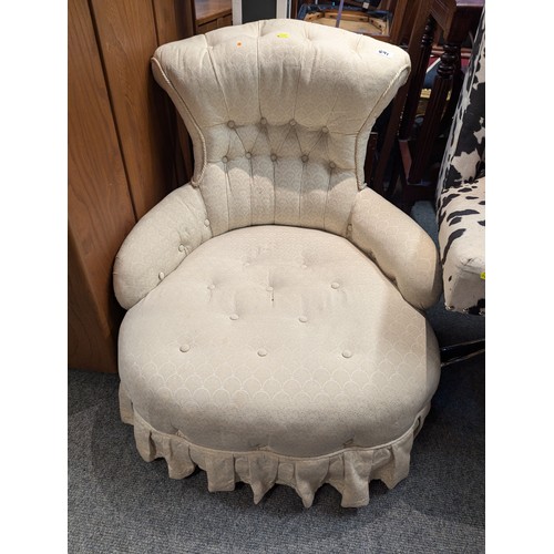 891 - Victorian button back nursing chair