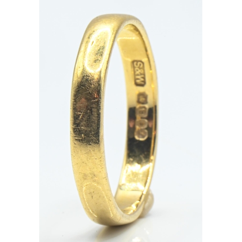 65 - 18ct gold octagonal-shaped band ring, hallmarked London 1961, engraved initial 'A' to inside band, s... 