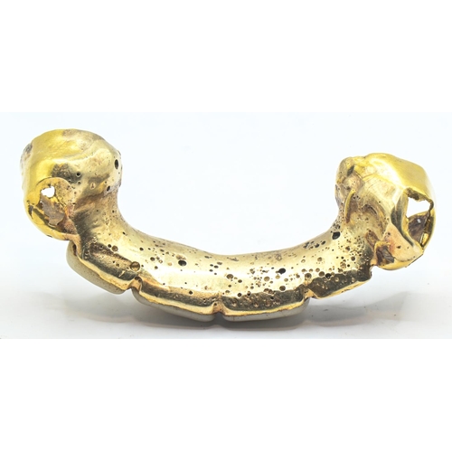 124 - Yellow metal mounted teeth, gross weight 8.56 grams