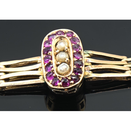 188 - 9ct gold gate link bracelet with central pink stone and seed pearl cluster, stamped 9.375, length 17... 