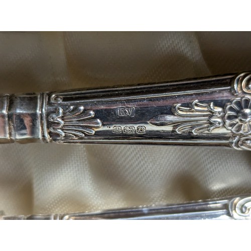 356 - Cased set of six pairs of George V silver Queens pattern handled fruit forks and knives, Viner'... 