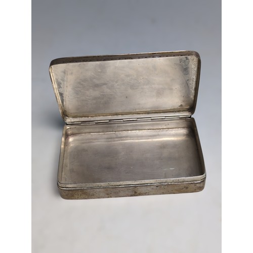 392 - Dutch 833-grade silver rectangular table snuff box, with bright-cut decoration, 11 x 7 x 2cm, 158.9 ... 