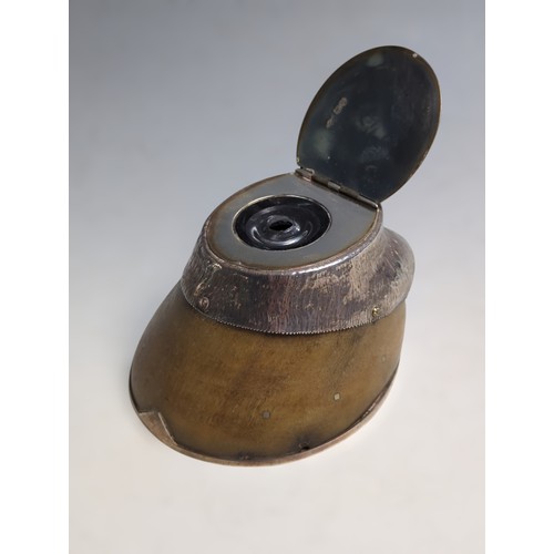 402 - Late Victorian silver mounted horse hoof inkwell, Jesse Earls, London 1883, lid engraved 'Lonsdale',... 