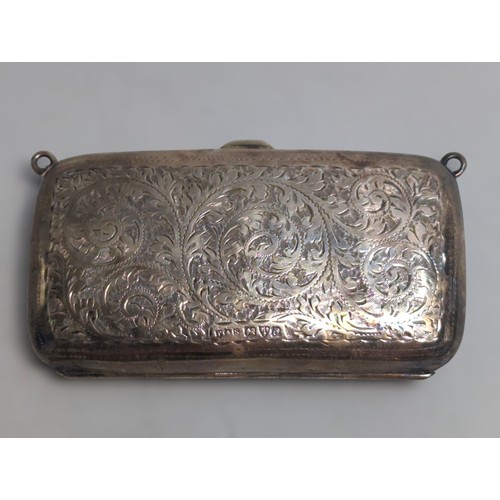 412 - George V silver coin purse, E J Trevitt & Sons Ltd, Chester 1914, with foliate scroll decoration... 