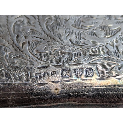 412 - George V silver coin purse, E J Trevitt & Sons Ltd, Chester 1914, with foliate scroll decoration... 