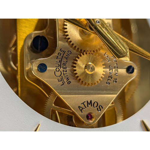 445 - Jaeger-LeCoultre ATMOS clock with presentation case, serial no. 71100, calibre No. 526 circa 1957. W... 