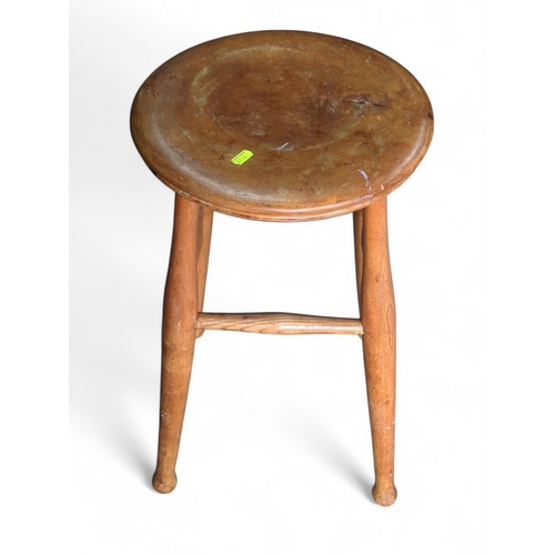 28 - C.19th country stool. Diameter 32cm H54cm.