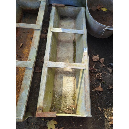 321 - Small galvanised trough feeder. W90cm