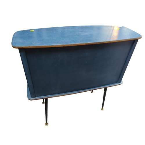 670 - Blue painted cabinet, width 85cm, depth 32cm, height 83cm