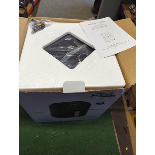 30 - EGL Airfryer. Model MMAF501D. New in box.