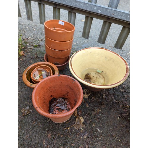 335 - 9 x terracotta pots + 2 dishes