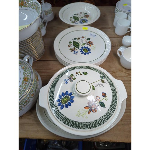 605 - Royal Worcester Palissy 'Bergen' inc. five dinner plates, lidded tureen and other serving ware