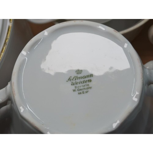 609 - Selection of tea, dinner and serving ware inc. Royal Doulton 'Old Leeds Spray', Grindley 'Cream Peta... 