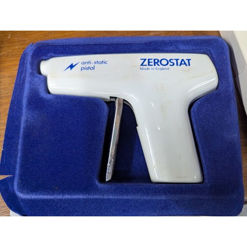 799 - Zerostat anti-static pistol with box