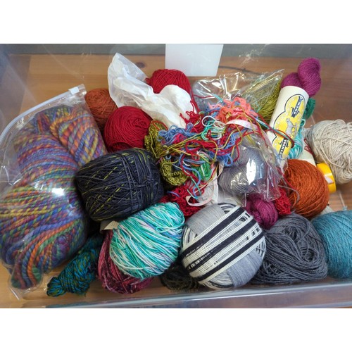 160 - 3 x plastic tubs of mixed wool and yarn