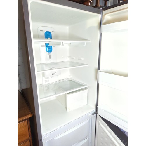 279 - Daewoo Frost-Free fridge freezer.