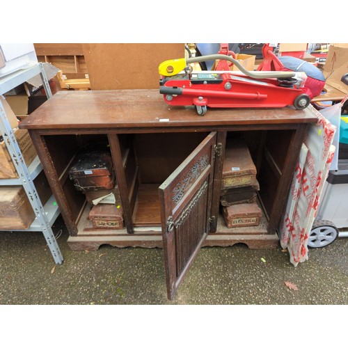 387 - Old Charm sideboard with central cupboard. W126cm D45cm H84cm.