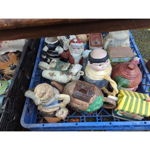 410 - 3 trays of collectable teapots