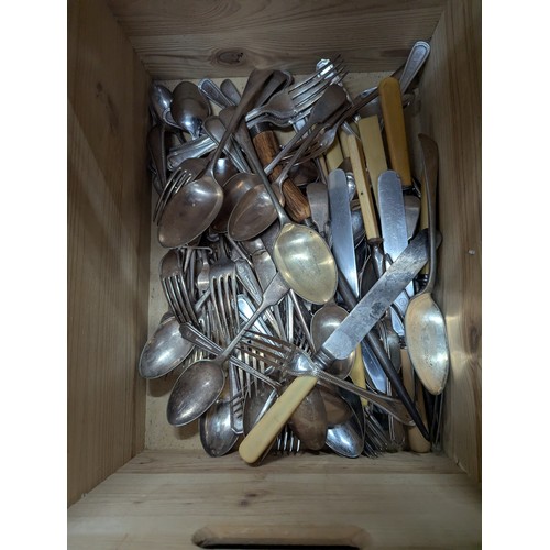 836 - Quantity of mostly silver plated flatware