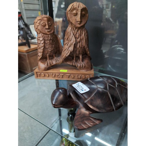 673 - Two carved wooden animals inc. owls and a turtle