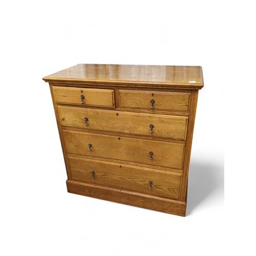 116 - Oak 2 over 3 chest of drawers with metal handles. W107cm D54cm H108cm.