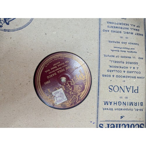 175 - HMV gramophone in original case, together with small selection of vintage records. W40c D49c H36cm (... 