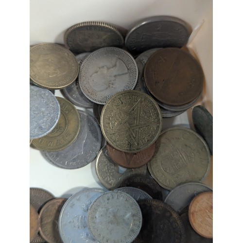 585 - Tub of assorted British & world coins and banknotes, including small quantity of silver, Maria T... 