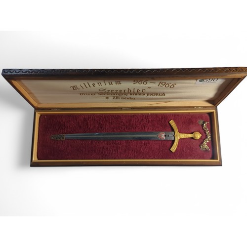 590 - 1966 Millenium Szczerbiec sword letter opener in original box