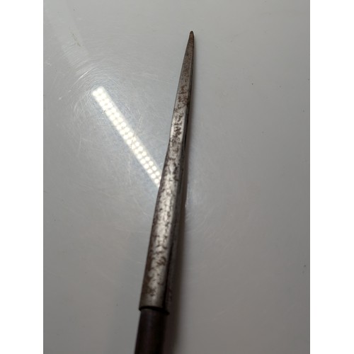 609 - Double ended spear, length 182cm